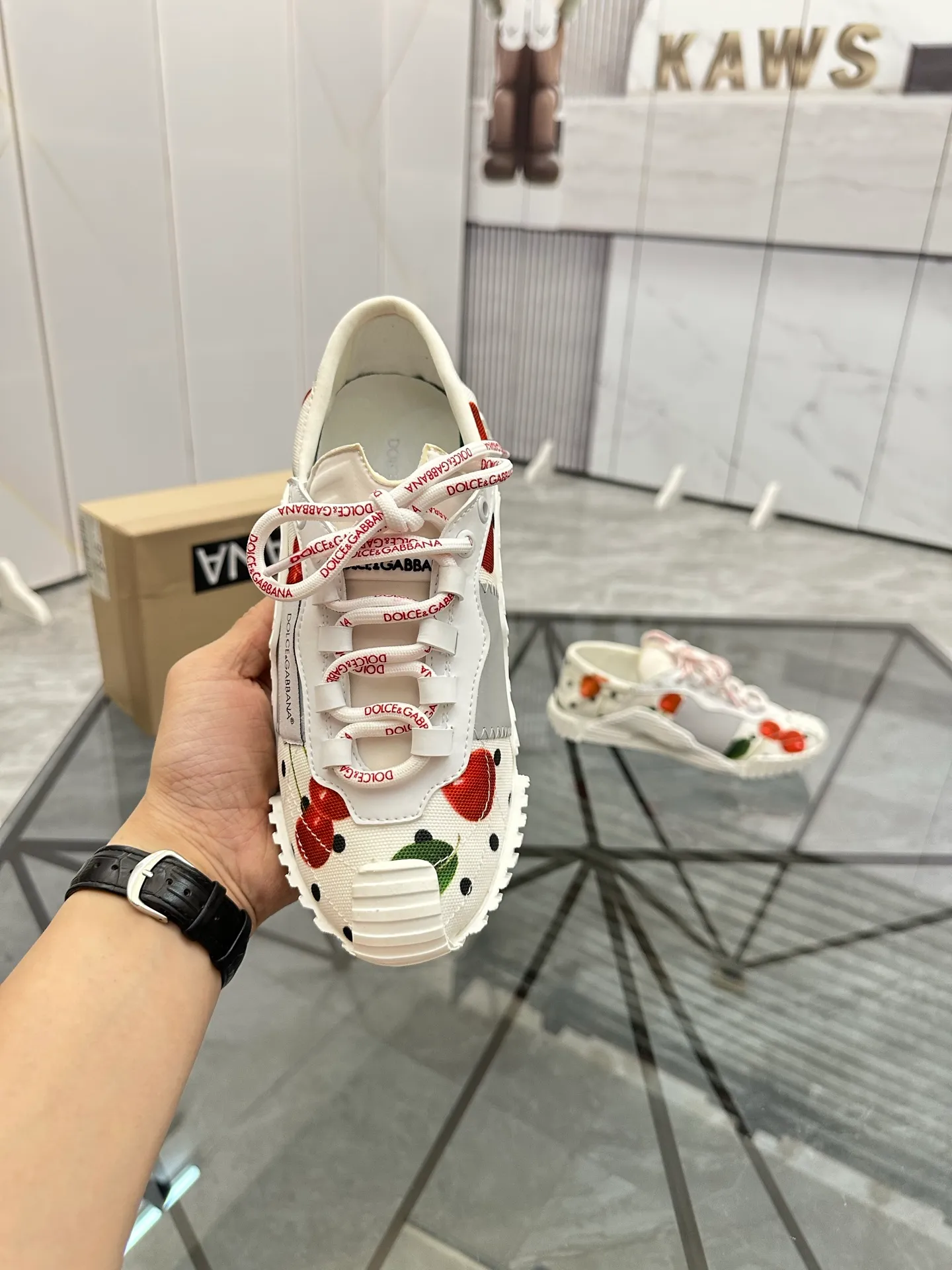 Men's shoes: 💰P440¥ Product trademark: DG "Dolce & Gabbana*" low-top sports shoes Regular size: 35-44 (can be customized to 45.46.) Couple style Product materials: Upper imported cowhide stitching original material, breathable lining, original outsole. Number: 803